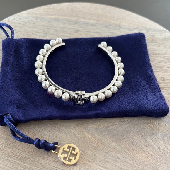 Tory Burch NWT Hinged Elegant Pearl Cuff with Logo Silver Cross w/Dust B… - Picture 6 of 6
